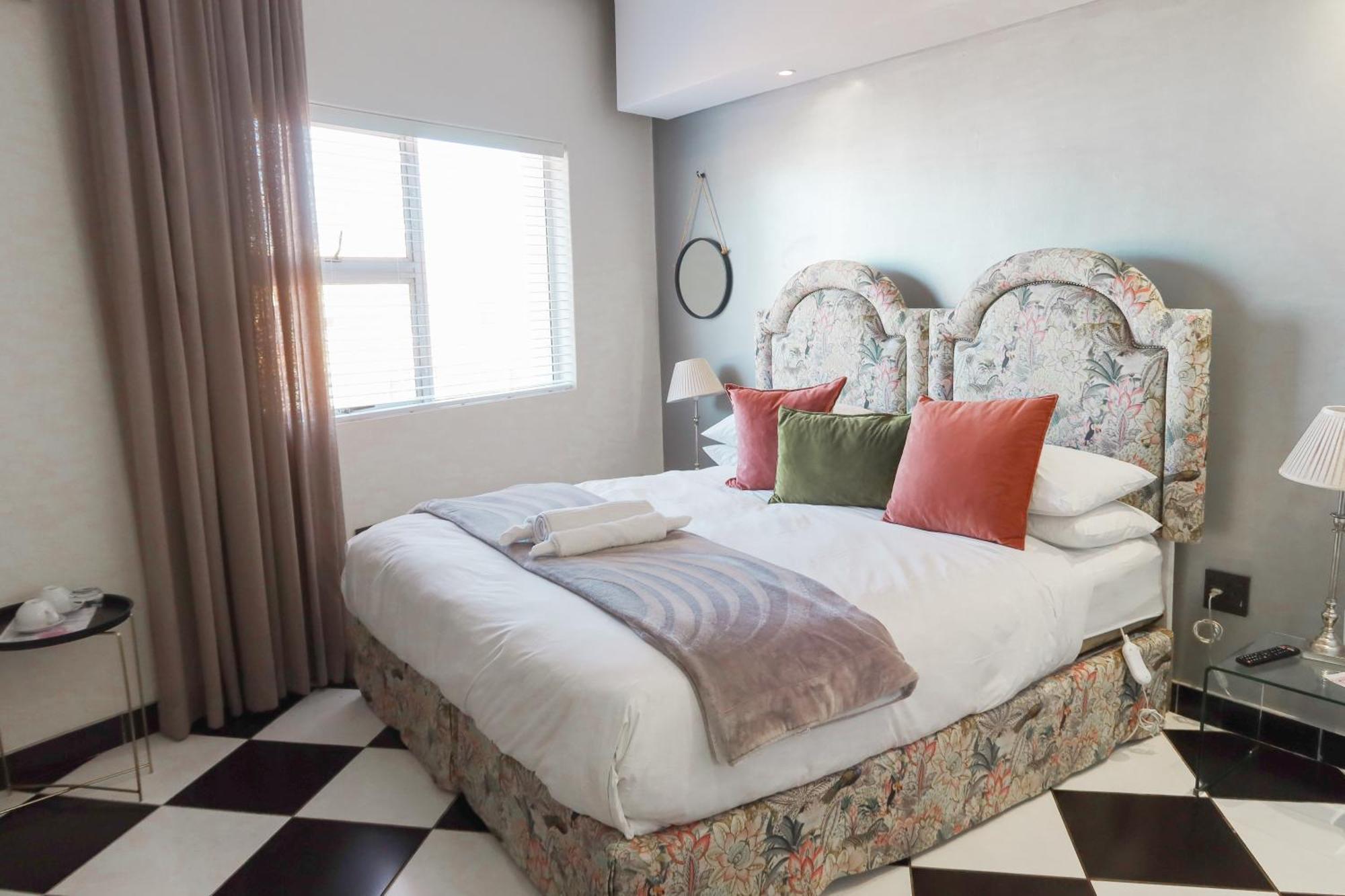 55 On Main Guesthouse And Spa Fish Hoek Exterior photo